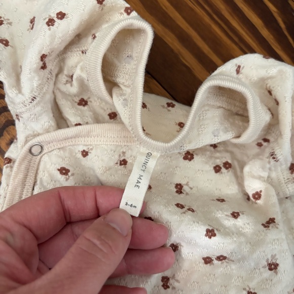 Quincy Mae Cream Ditsy Floral Romper Blanket Baby Set - Picture 2 of 3